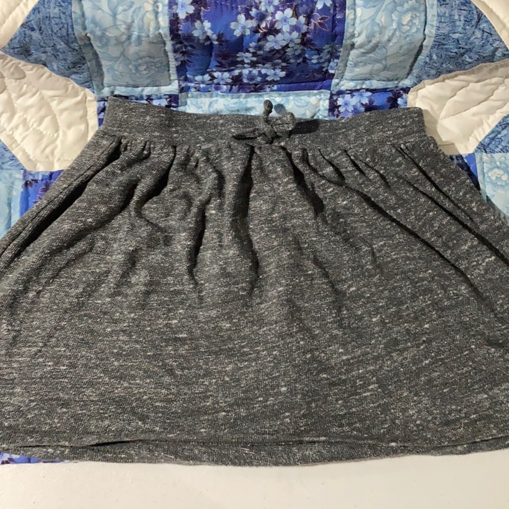 grey skirt